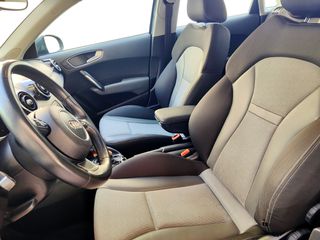 Audi A1 2015 S line-thumb-15