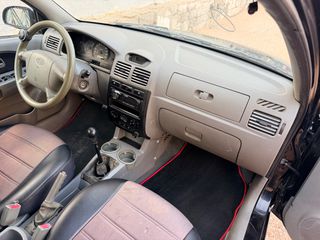 Kia Rio 2003-thumb-6