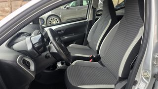 Toyota Aygo 2020 X-PLAY-thumb-11