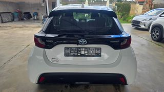 Toyota Yaris 2021 1.5 HYBRID-thumb-3
