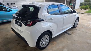 Toyota Yaris 2021 1.5 HYBRID-thumb-4