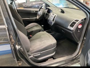 Hyundai i 20 2012-thumb-3