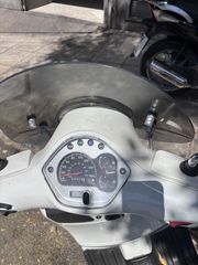Piaggio GTS 300 2012-thumb-3