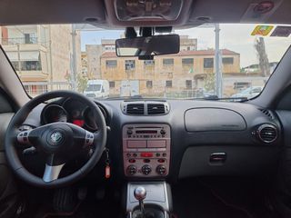 Alfa Romeo GT 2006 BERTONE-thumb-43