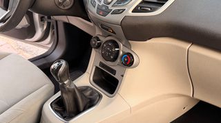 Ford Fiesta 2013 trend-thumb-30