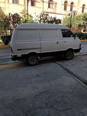 Κλούβα Nissan 1988