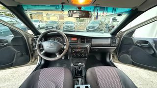 Opel Vectra 1995-thumb-8