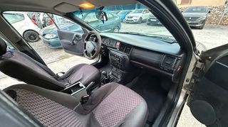 Opel Vectra 1995-thumb-11