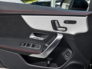 Mercedes-Benz CLA 180 2019 AMG LINE PANORAMA 360°-thumb-12