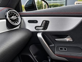 Mercedes-Benz CLA 180 2019 AMG LINE PANORAMA 360°-thumb-13