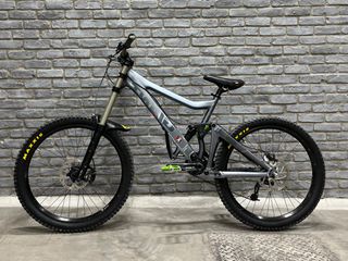Downhill - Enduro - Trail Giant 2009 Glory