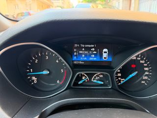 Ford Focus 2018 st Line-thumb-6