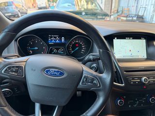 Ford Focus 2018 st Line-thumb-8