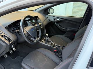 Ford Focus 2018 st Line-thumb-10