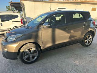 Toyota Urban Cruiser 2012-thumb-2