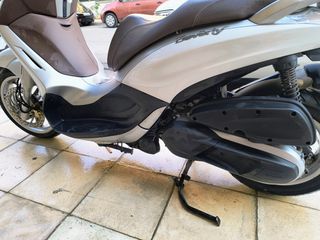 Piaggio Beverly 350 2018 Sport touring-thumb-4