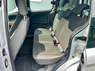 Ford Transit Courier 2019-thumb-8