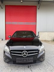 Mercedes-Benz A 180 2013-thumb-1