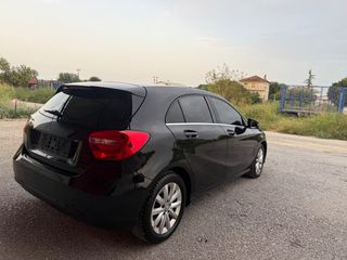 Mercedes-Benz A 180 2013-thumb-9