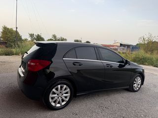 Mercedes-Benz A 180 2013-thumb-10