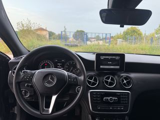 Mercedes-Benz A 180 2013-thumb-20