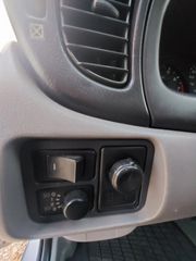 Nissan Almera 2003-thumb-26