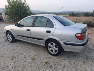 Nissan Almera 2003-thumb-5