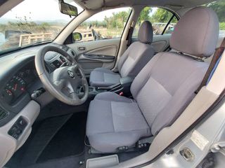 Nissan Almera 2003-thumb-17