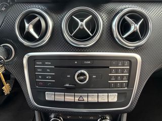 Mercedes-Benz A 180 2018 Progressive Edition-thumb-16