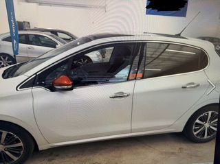 Peugeot 208 2017 *ROLAND GARROS*ΠΑΝΟΡΑΜΑ*ΔΕΡΜΑ*ΚΛΙΜΑ*NAVI*110ps*-thumb-2