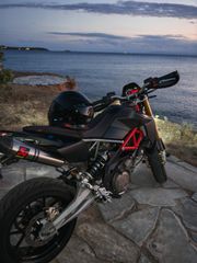 Aprilia Dorsoduro 750 2010 Factory