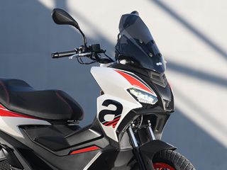 Aprilia SR GT 200 2026-thumb-1