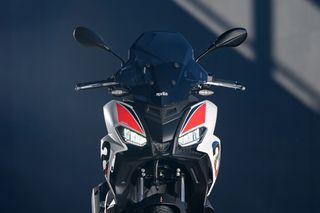 Aprilia SR GT 200 2026-thumb-4