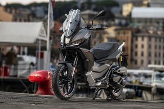 Aprilia SR GT 400 2026-thumb-4