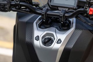 Aprilia SR GT 400 2026-thumb-6