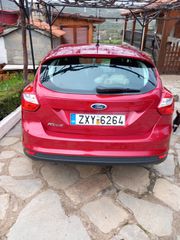 Ford Focus 2011-thumb-2