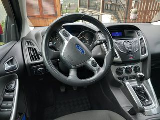 Ford Focus 2011-thumb-3
