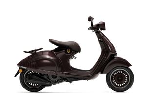Vespa 946 2026-thumb-1