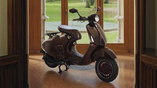 Vespa 946 2026-thumb-3