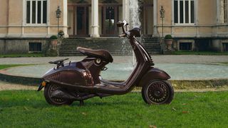 Vespa 946 2026-thumb-4