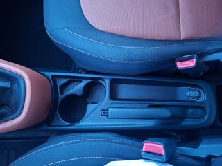 Hyundai i 10 2014-thumb-16