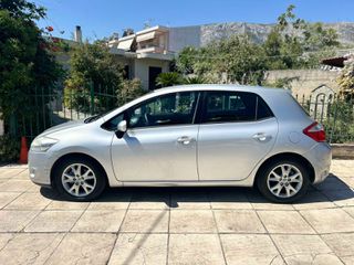 Toyota Auris 2012-thumb-1