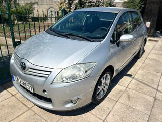 Toyota Auris 2012-thumb-4