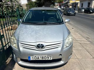 Toyota Auris 2012-thumb-9