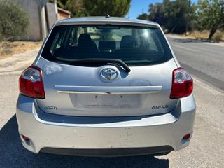 Toyota Auris 2012-thumb-10