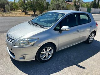Toyota Auris 2012-thumb-12