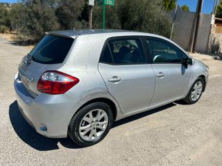 Toyota Auris 2012-thumb-14