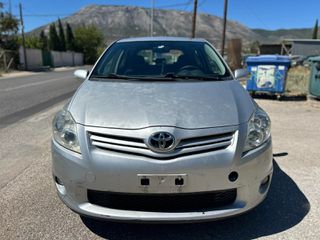 Toyota Auris 2012-thumb-17