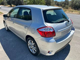 Toyota Auris 2012-thumb-18