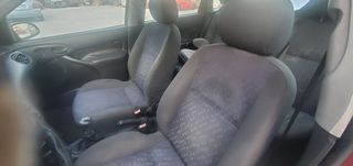 Ford Focus 2001-thumb-3